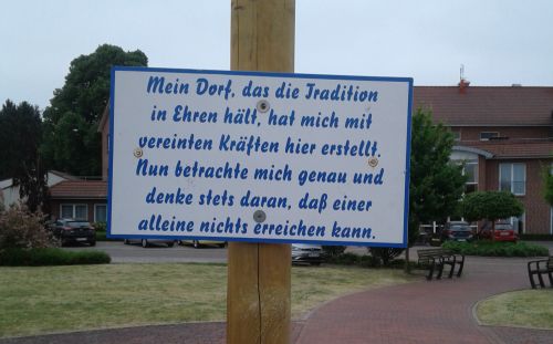 Foto vom Spruch am Maibaum